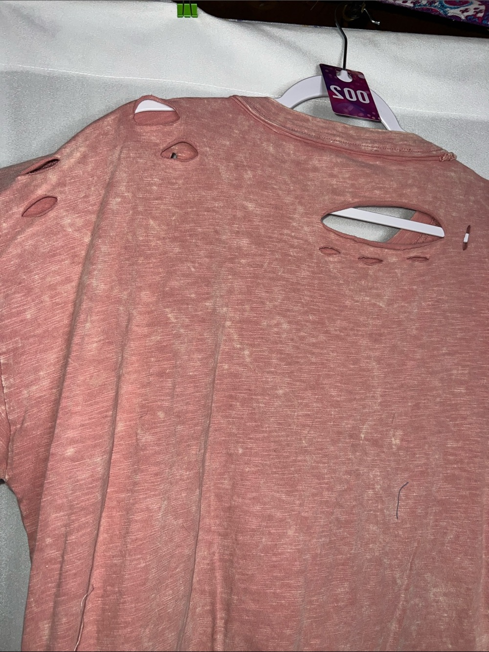 Oli & Hali Oversized Large Distressed Star Lace Graphic Tee - Mauve Pink PTP 25” - Picture 6 of 7